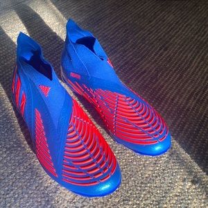 BRAND NEW, never worn. Kids Adidas Predator Edge firm ground soccer cleats.